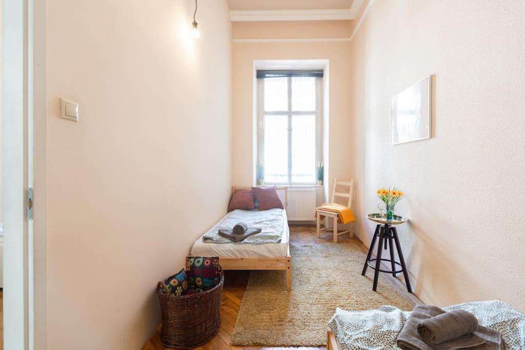 Free Parking Chain Bridge 4ppl, 2bdrm, Wifi, Smart Tv, Ac Budapesta