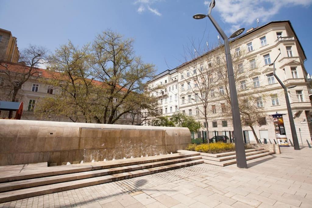 Free Parking Chain Bridge 4ppl, 2bdrm, Wifi, Smart Tv, Ac Apartment *