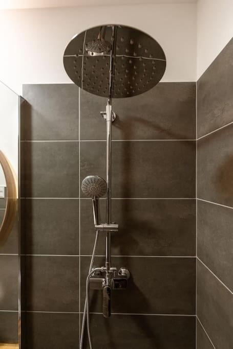 Free Parking Chain Bridge 4ppl, 2bdrm, Wifi, Smart Tv, Ac Apartment Budapest