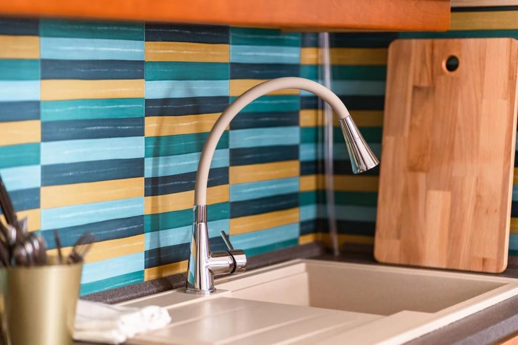 Free Parking Chain Bridge 4ppl, 2bdrm, Wifi, Smart Tv, Ac Apartment *