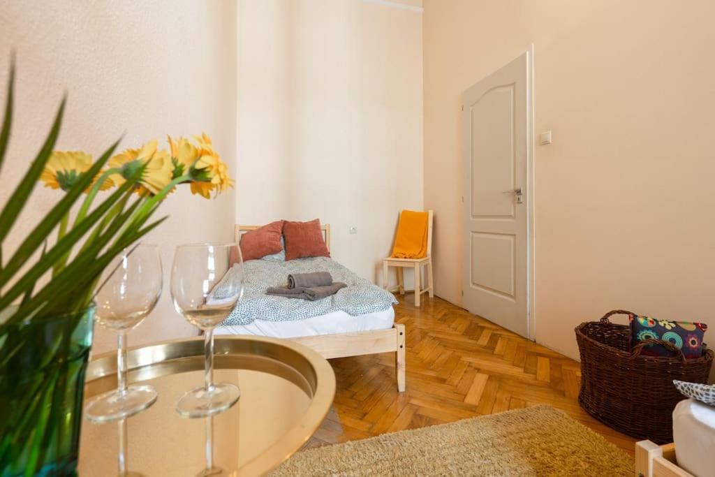 Free Parking Chain Bridge 4ppl, 2bdrm, Wifi, Smart Tv, Ac Apartment Budapest