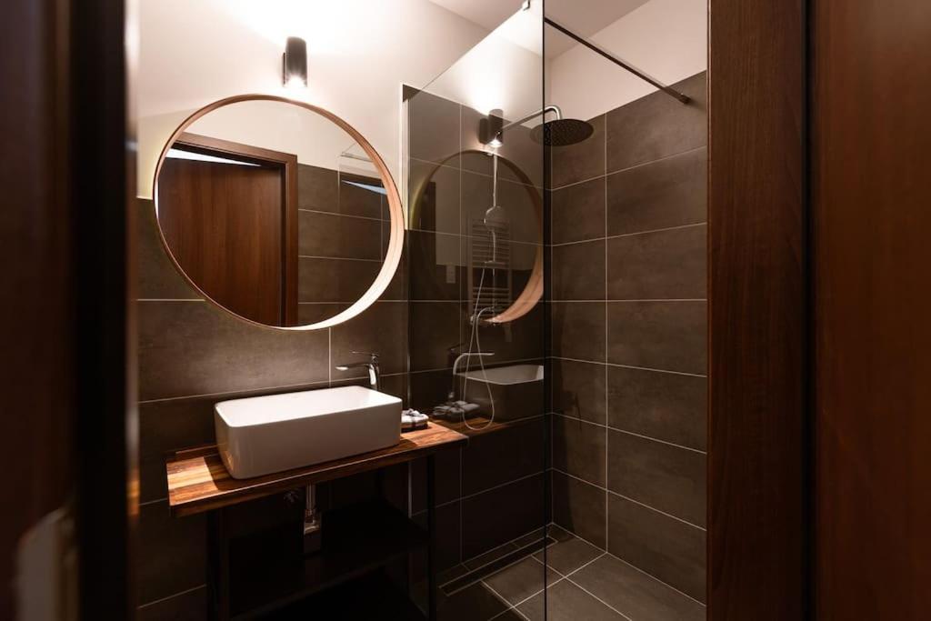 Free Parking Chain Bridge 4ppl, 2bdrm, Wifi, Smart Tv, Ac Apartment Budapest