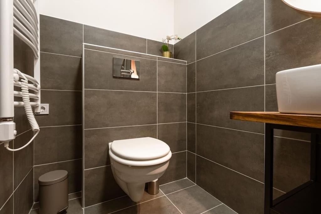 Apartment Free Parking Chain Bridge 4ppl, 2bdrm, Wifi, Smart Tv, Ac Budapest