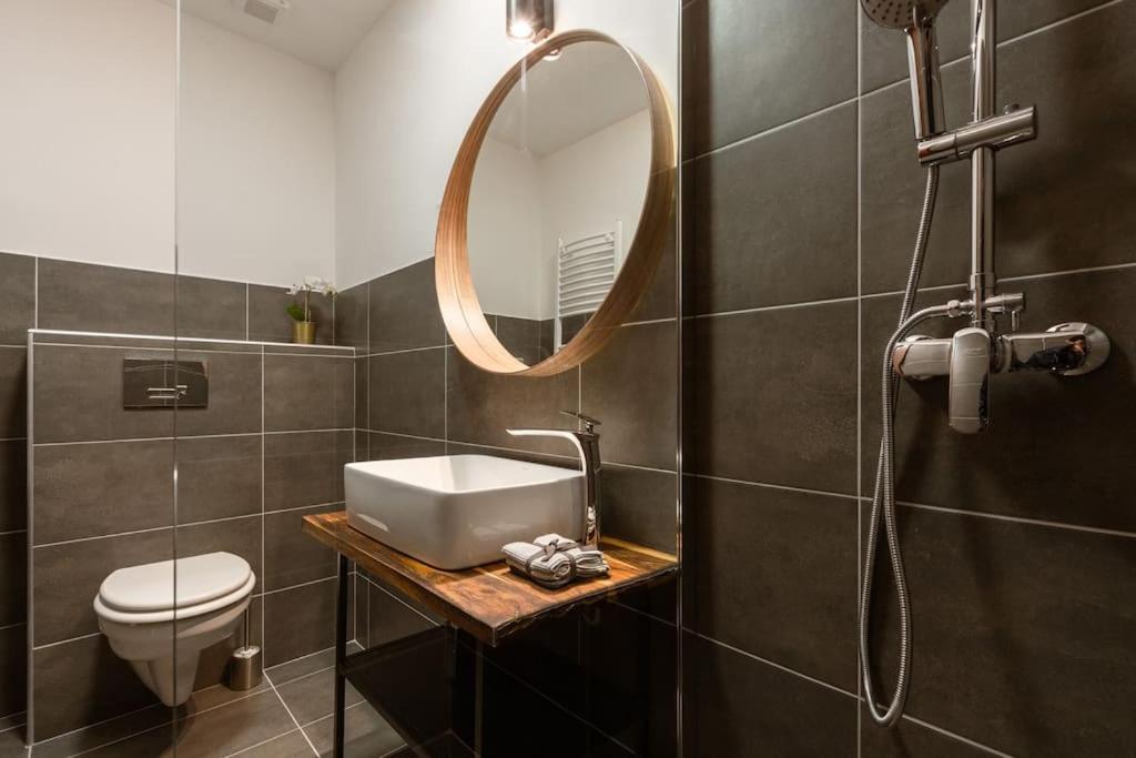 Apartment Free Parking Chain Bridge 4ppl, 2bdrm, Wifi, Smart Tv, Ac Budapest