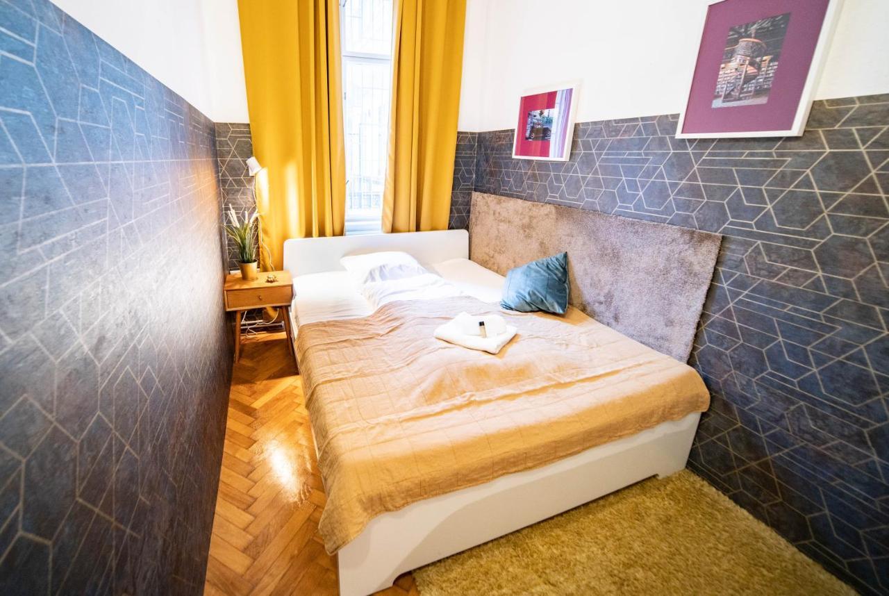 Apartment Free Parking Chain Bridge 4ppl, 2bdrm, Wifi, Smart Tv, Ac